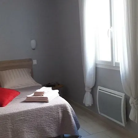 Holiday home Le Pre Aux Cigales Uzes