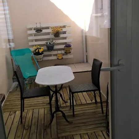 Holiday home Le Pre Aux Cigales *