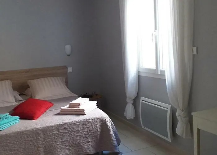 Дом отдыха Le Pre Aux Cigales Юзес